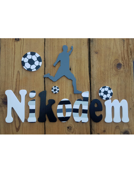 Piłkarz z 3 piłkami